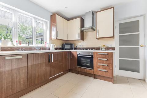 76 Laurel Way, London, N20 8HU