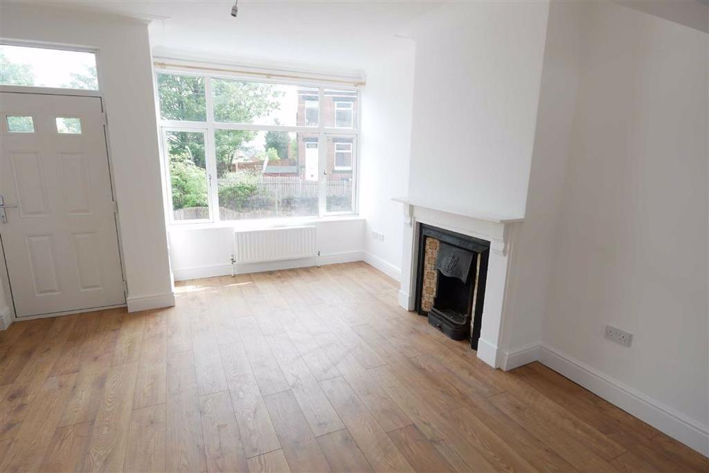 Granny Avenue, Churwell, LS27 3 bed terraced house £675 pcm (£156 pw)