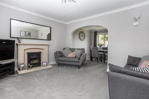 35 Osprey Drive, Netherton, Huddersfield, HD4 7LG