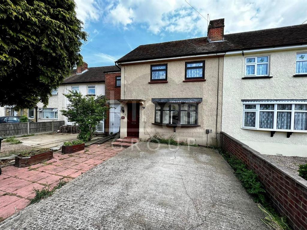 Denny Avenue, Waltham Abbey 3 bed semidetached house £400,000
