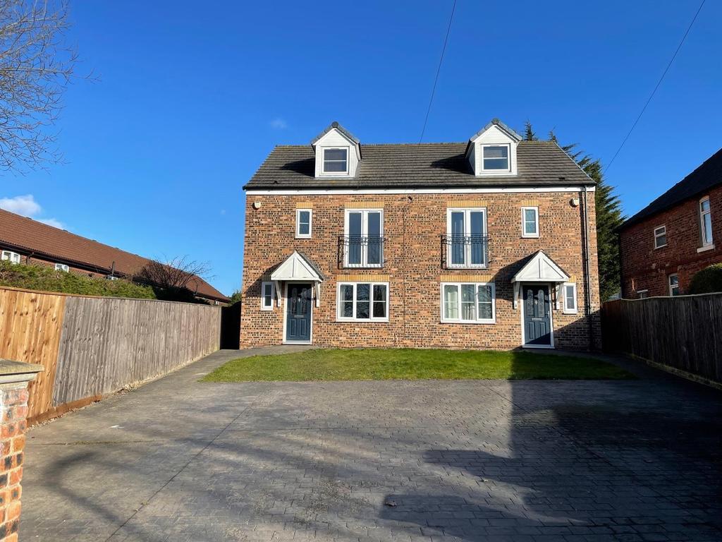 West View Court, Hollins Lane, Linthorpe 3 bed detached house £750