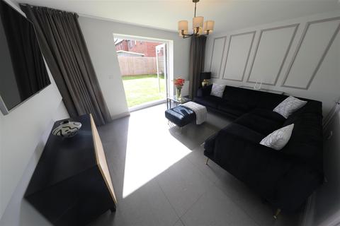 4 bedroom semi-detached house for sale - Diversity Drive, Kingswood, Hull
