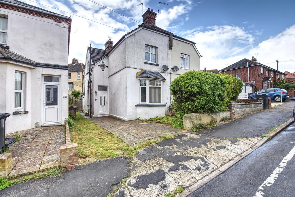 Springfield Road, BexhillOnSea 3 bed semidetached house £297,500