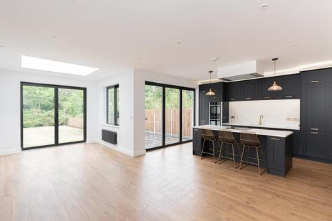 92 Manor Drive, Epsom, KT19 0ET
