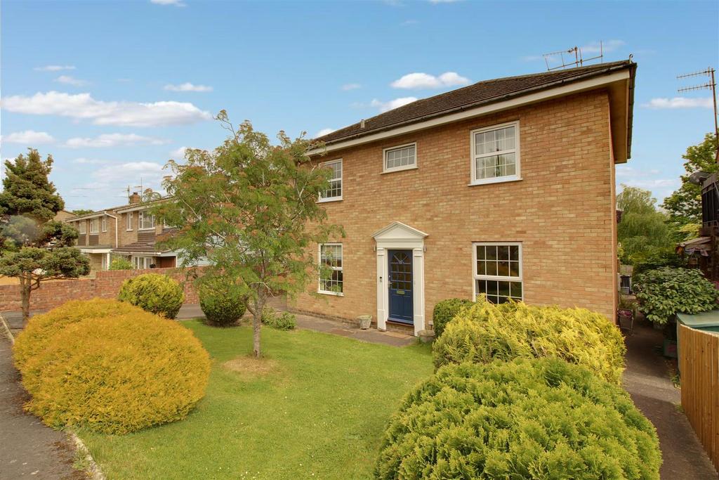 Hawthorn Rise, Stroud 4 bed detached house £465,000