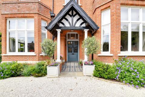48 Woodside Park Road, London, N12 8RS