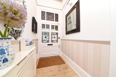 48 Woodside Park Road, London, N12 8RS