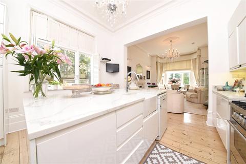 48 Woodside Park Road, London, N12 8RS