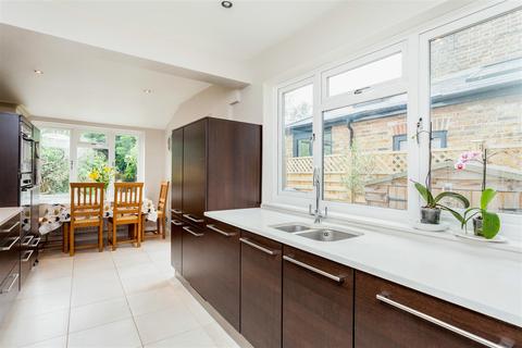 31 Lambton Road, London, SW20 0LW