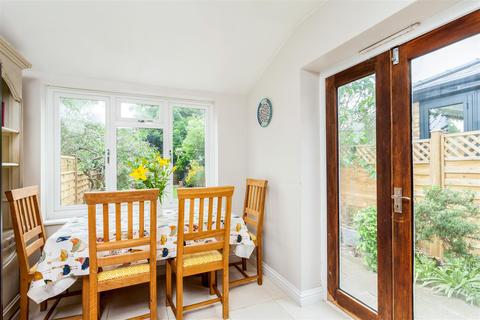 31 Lambton Road, London, SW20 0LW