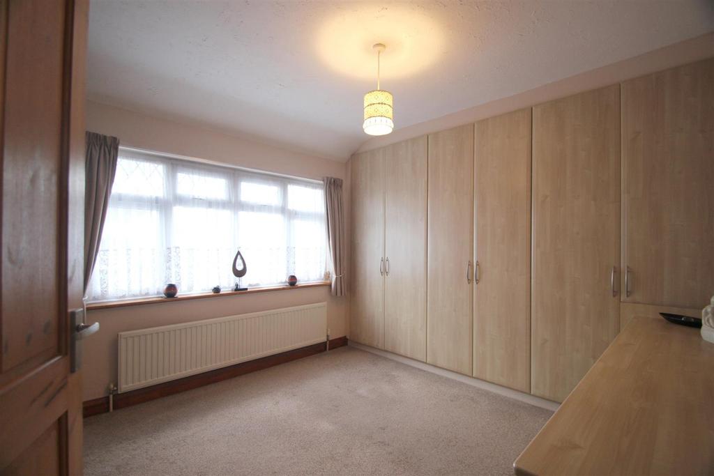 Bedroom 1.jpg