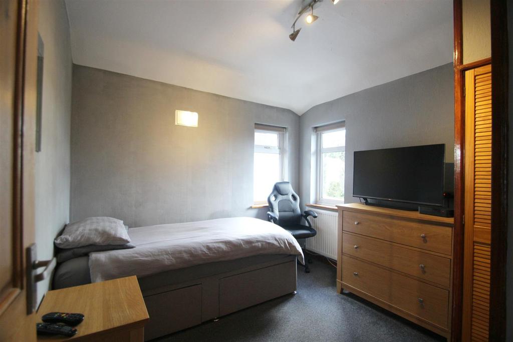 Bedroom 2.jpg