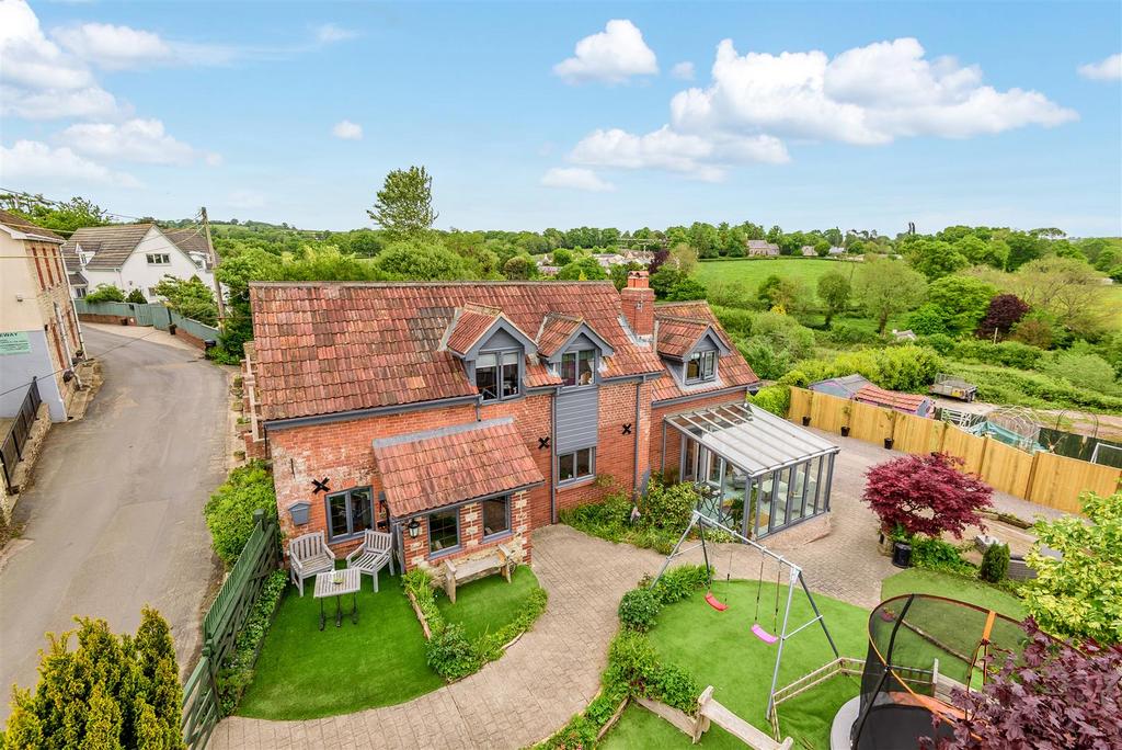 Smallridge, Axminster 4 bed detached house £475,000
