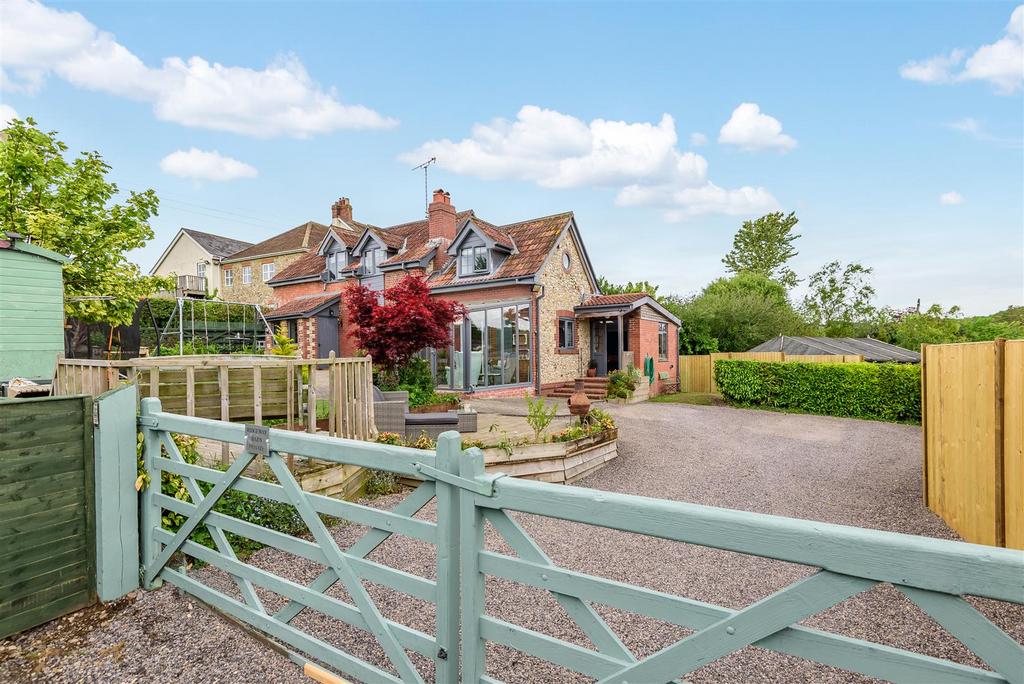 Smallridge, Axminster 4 bed detached house £475,000