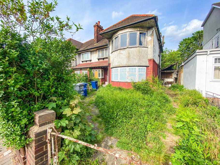 HENDON WAY, LONDON, NW2 4 bed semidetached house for sale £675,000