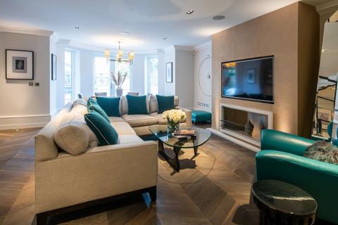 Flat D, 45 Belsize Park, London, NW3 4EE