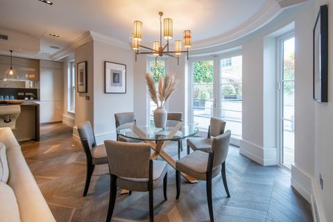 Flat D, 45 Belsize Park, London, NW3 4EE