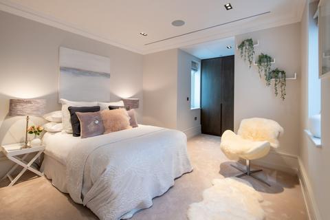 Flat D, 45 Belsize Park, London, NW3 4EE