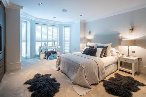 Flat D, 45 Belsize Park, London, NW3 4EE