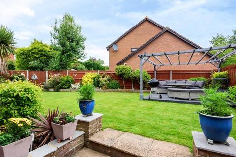 10 Crees Meadow, Windlesham, GU20 6QA