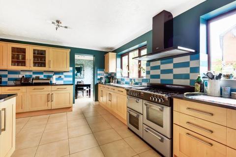 10 Crees Meadow, Windlesham, GU20 6QA