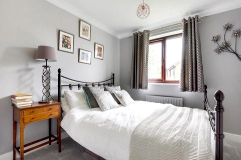 10 Crees Meadow, Windlesham, GU20 6QA
