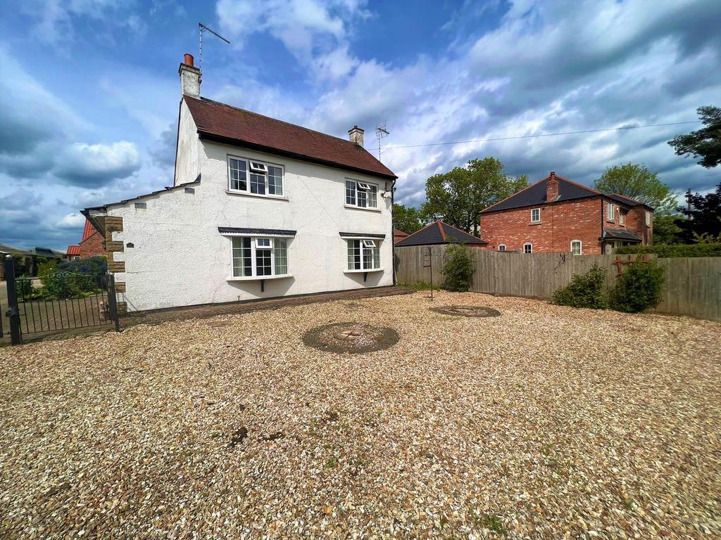 Church Lane, Saxilby, LN1 3 bed cottage £230,000