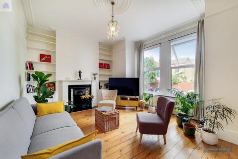 99 Princes Avenue, London, N22 7SB