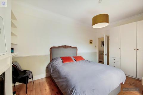 99 Princes Avenue, London, N22 7SB