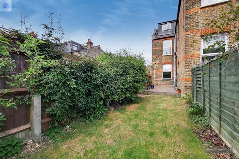 99 Princes Avenue, London, N22 7SB