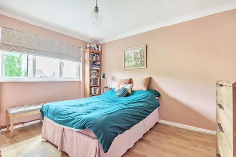 24 Clearsprings, Lightwater, GU18 5YL