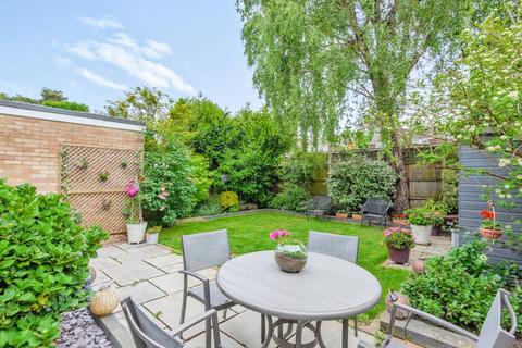 24 Clearsprings, Lightwater, GU18 5YL