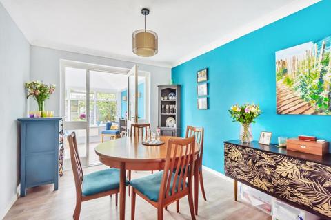 24 Clearsprings, Lightwater, GU18 5YL