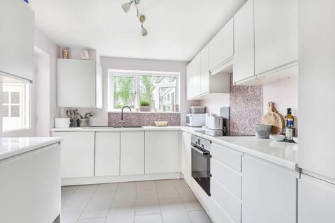24 Clearsprings, Lightwater, GU18 5YL