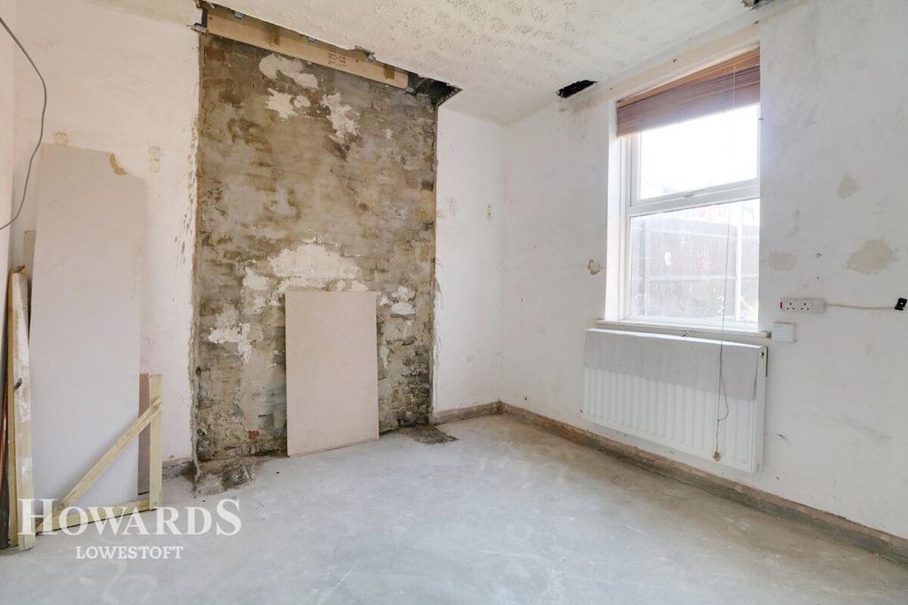 Selby Street, Lowestoft 3 bed terraced house £120,000