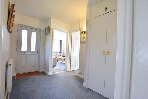 2 bedroom detached bungalow for sale - St Johns Road, Clacton-on-Sea