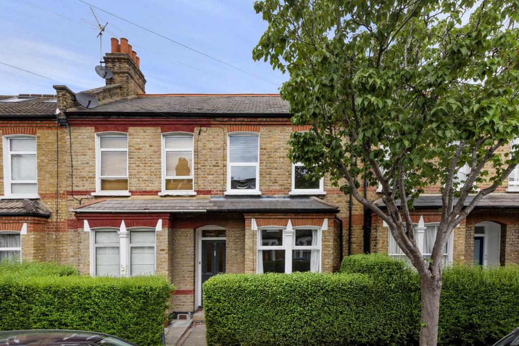 Pellatt Road, East Dulwich, SE22 9JA 2 bed terraced house £1,750 pcm
