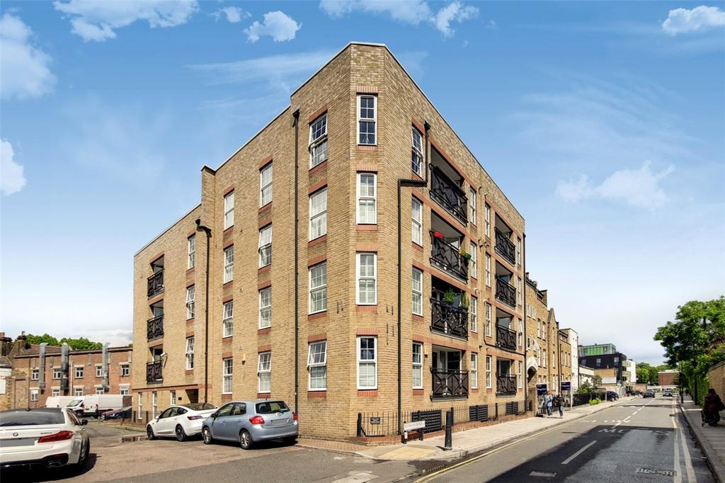 Foundry Place, London, E1 4 bed apartment - £3,500 pcm (£808 pw)