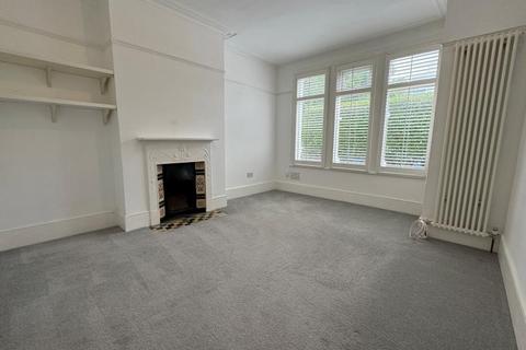 2 bedroom flat for sale, SQUIRES LANE, FINCHLEY, N3