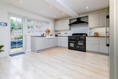 17 Folly Close, Radlett, WD7 8DR