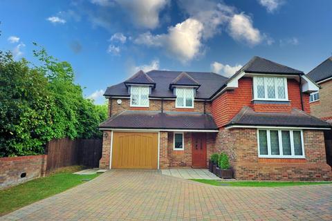 5 bedroom detached house for sale, Goodyers Avenue, Radlett, Hertfordshire, WD7