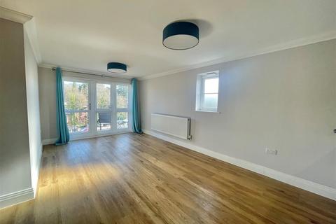 2 bedroom apartment for sale - Watling Street, Radlett, Hertfordshire, WD7