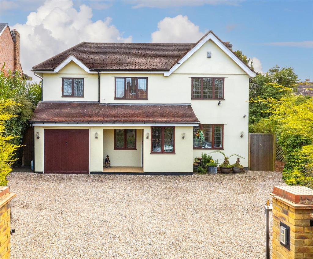 Watford Road, Radlett, Hertfordshire, WD7 5 bed detached house £1,500,000