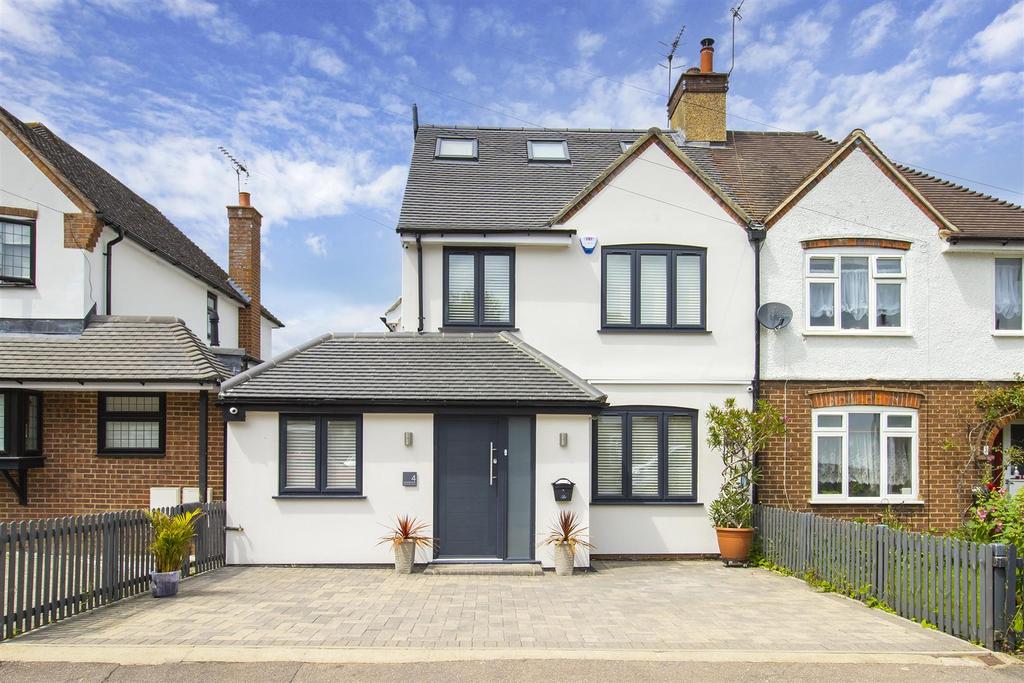 Rendlesham Avenue, Radlett... 3 bed detached house £900,000