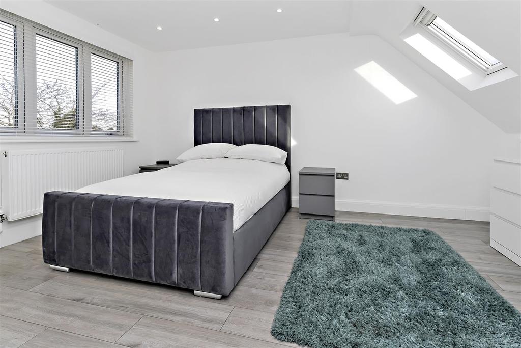 Rendlesham Avenue, Radlett... 3 bed detached house £900,000