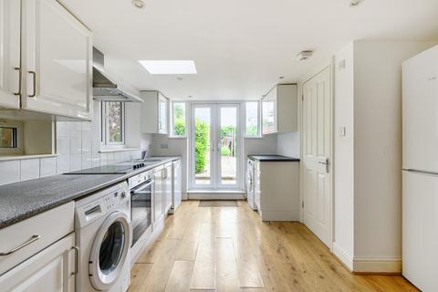 2 bedroom semi-detached house for sale - Brodie Road, Guildford, Surrey, GU1