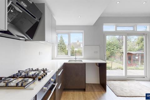 5 Tolworth Gardens, Romford, RM6 5TJ