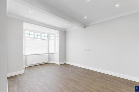 5 Tolworth Gardens, Romford, RM6 5TJ