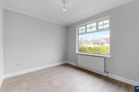 5 Tolworth Gardens, Romford, RM6 5TJ