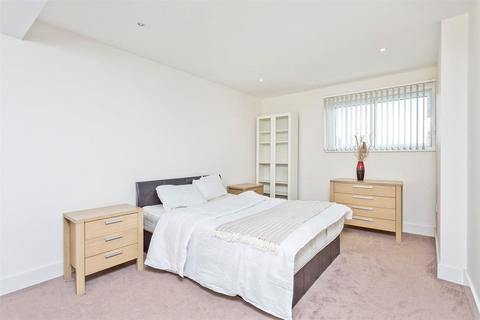 2 bedroom apartment for sale, Warwick Building, Chelsea Bridge Wharf, London, SW11